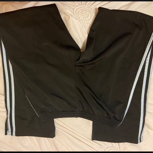 🌷4/20 Adidas sweatpants/jogger black blue trendy - Picture 3 of 4